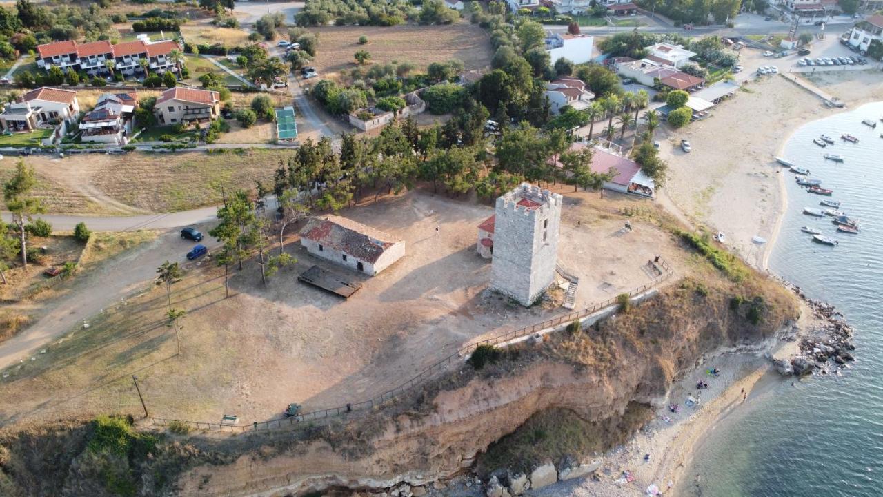 Villa Madeleine Tower View Néa Fókaia Eksteriør billede