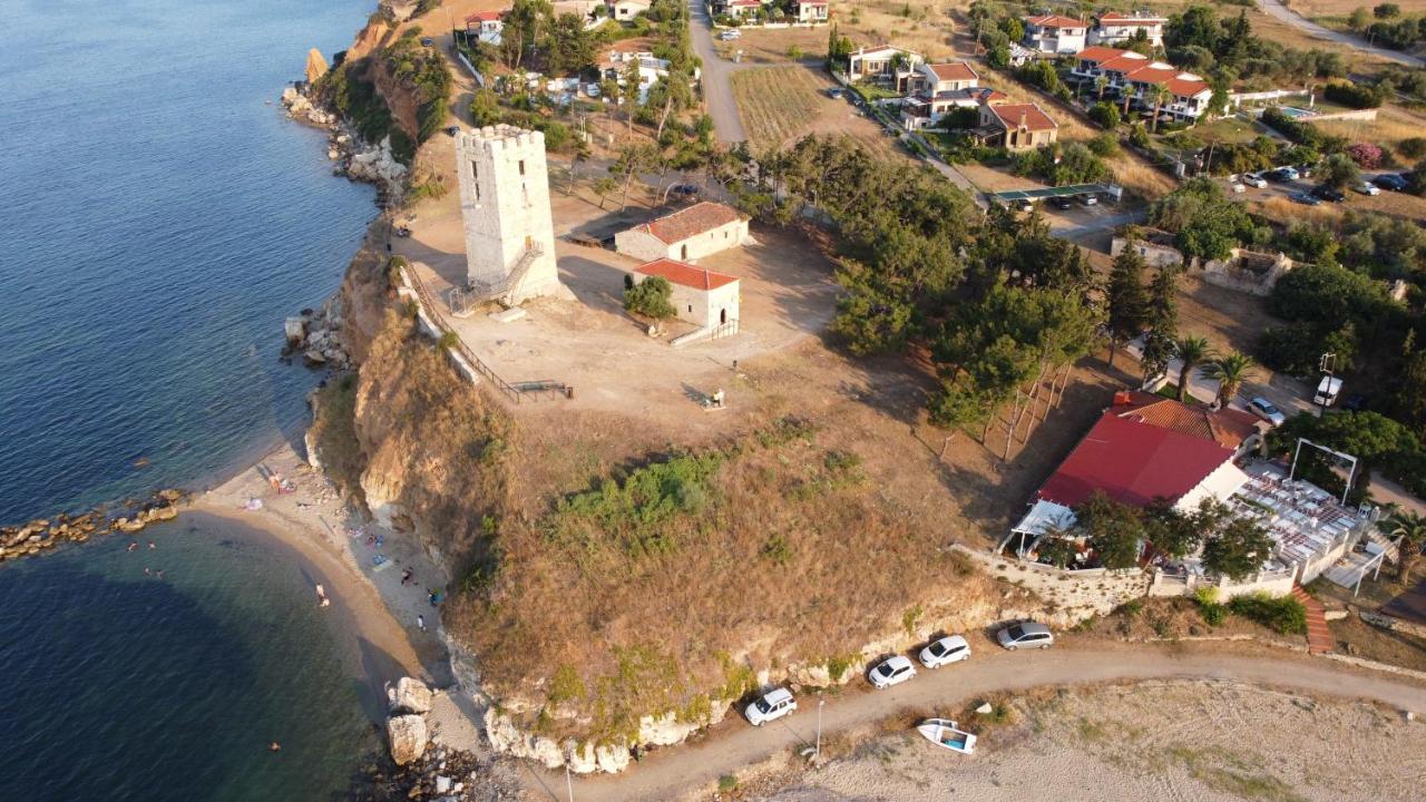Villa Madeleine Tower View Néa Fókaia Eksteriør billede